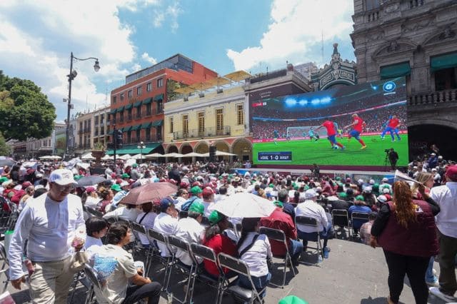 transmitiran_50_juegos_del_mundial_en_pantalla_gigante_en_el_zocalo